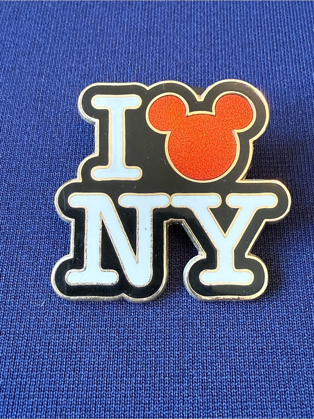 Exclusive Disney Pin Trading  I ❤️ NY Mickey Mouse Collectible Pin — New York
